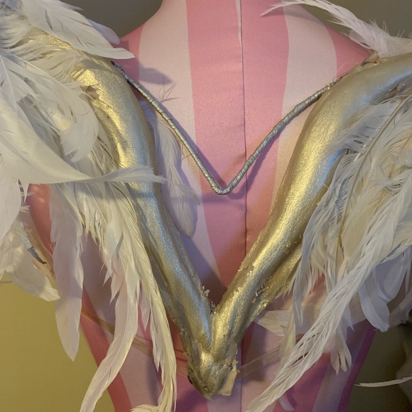 Victoria secret store display angel wings - Picture 3 of 5